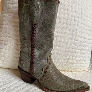Gorgeous Women's Corral leather Cowboy Boot size 7.5